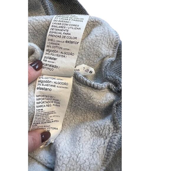 Puma men's size M grey crewneck sweatshirt. - Picture 9 of 9